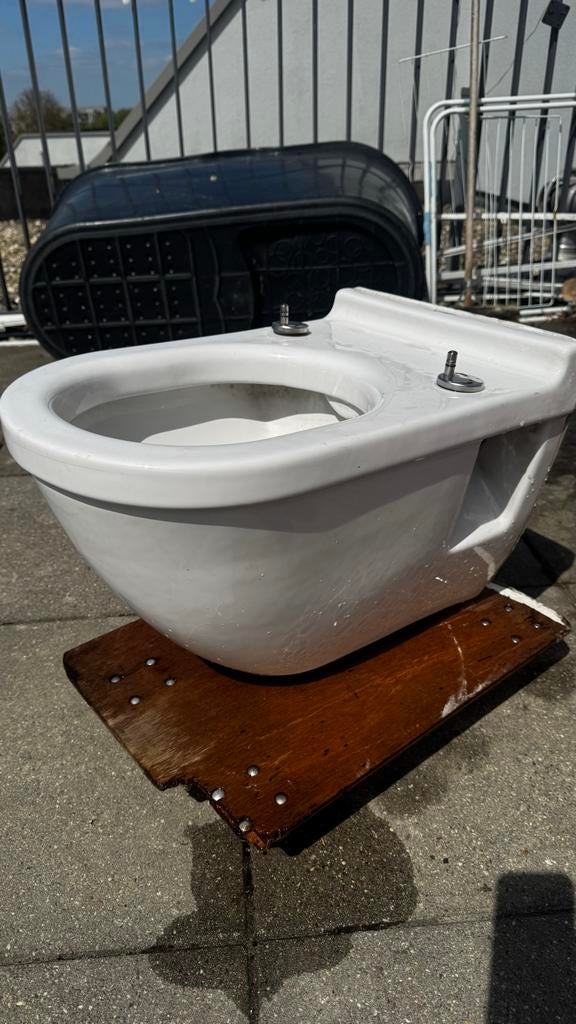 Witte keramische toiletpot - Gebruikt, Doe-het-zelf en Verbouw, Sanitair, Ophalen, Gebruikt, Toilet