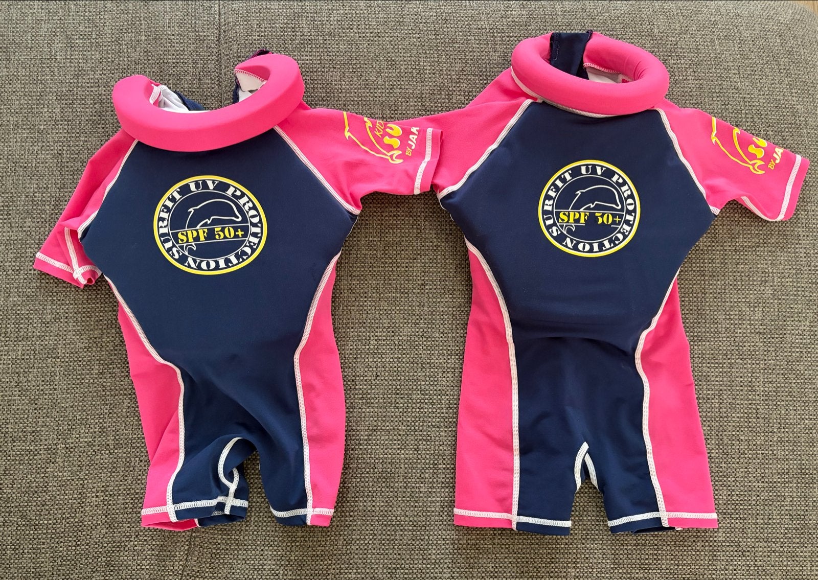 2x Jakabel UV-zwempakken voor peuter/kleuters, maat 1/2 jaar, Kinderen en Baby's, Babykleding | Baby-zwemkleding, Gebruikt, Badpak