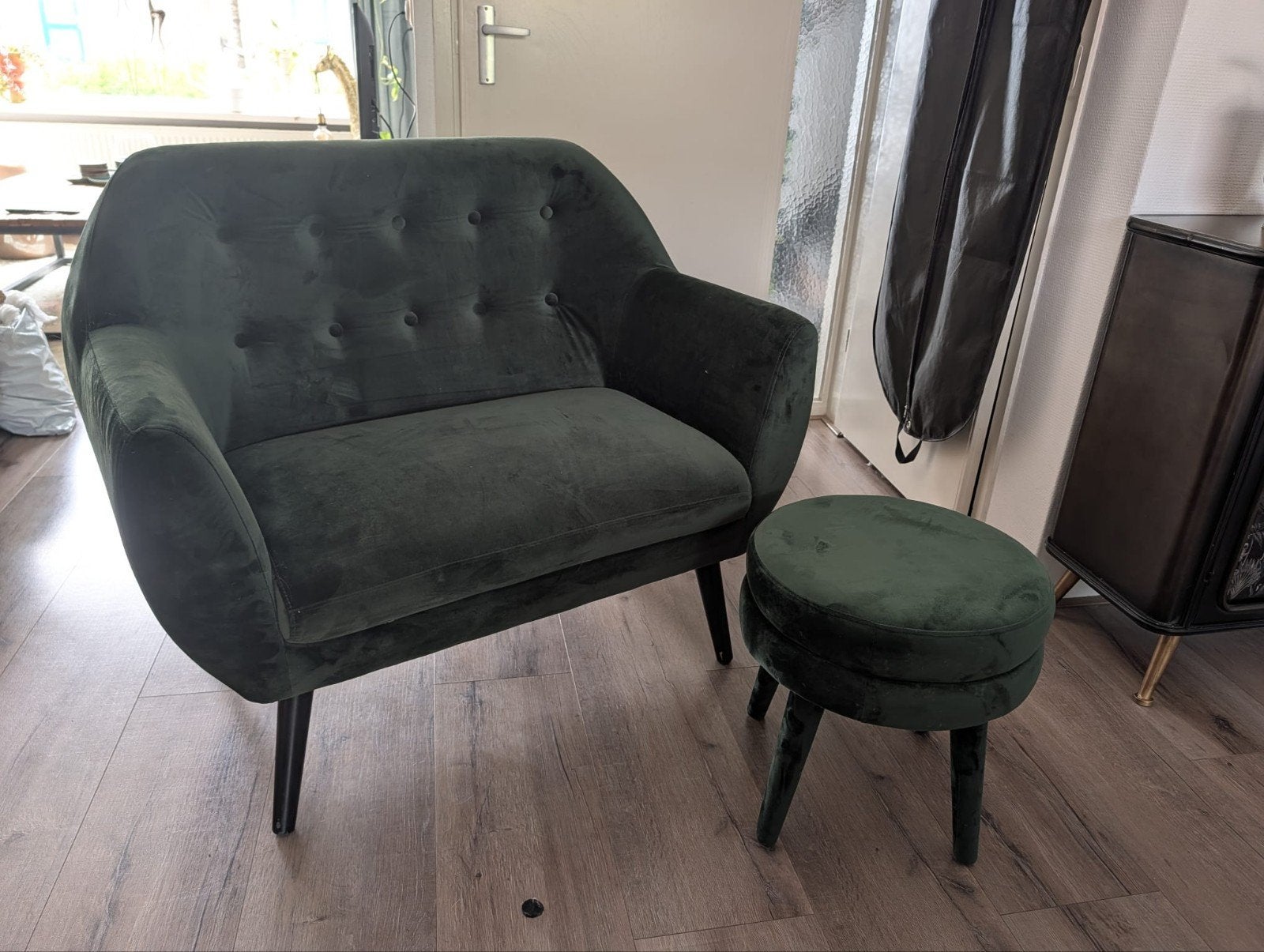 Love Seat met krukje. ZGAN, Huis en Inrichting, Fauteuils, Ophalen of Verzenden, Zo goed als nieuw, 75 tot 100 cm
