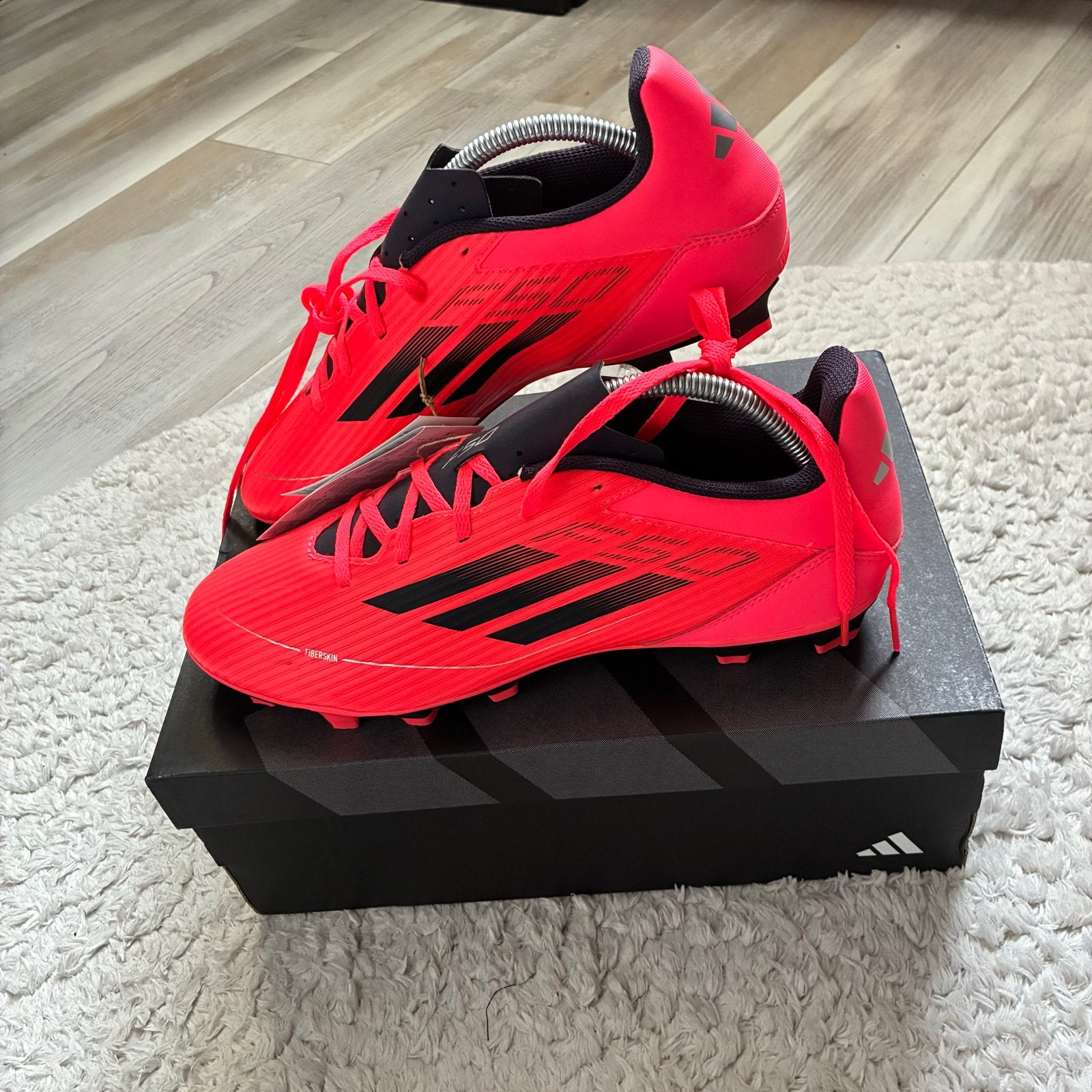 Adidas Messi F50 Roze Zwart Voetbalschoenen Maat 44 Nieuw, Sport en Fitness, Voetbal, Ophalen of Verzenden, Nieuw, Schoenen