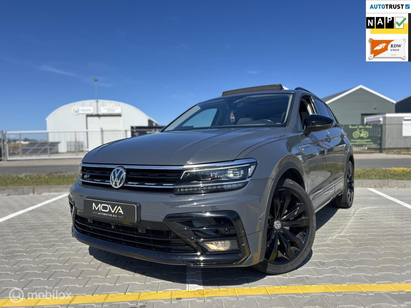 Volkswagen Tiguan 2.0 TDI 4Motion R-Line|CARPLAY|PANO|DSG|, Auto's, Automaat, Euro 6, 1655 kg, Bedrijf