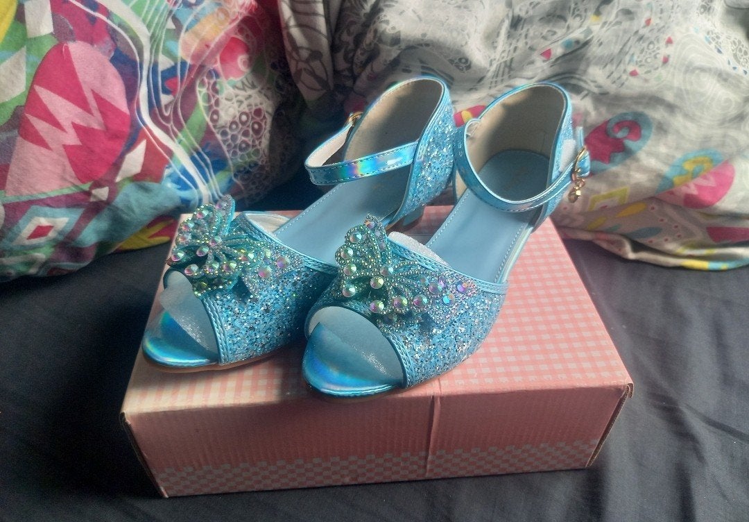 Prachtige blauwe glitter schoenen maat 35.5 /36 nieuw, Ophalen of Verzenden, Nieuw, Blauw, Sandalen of Muiltjes