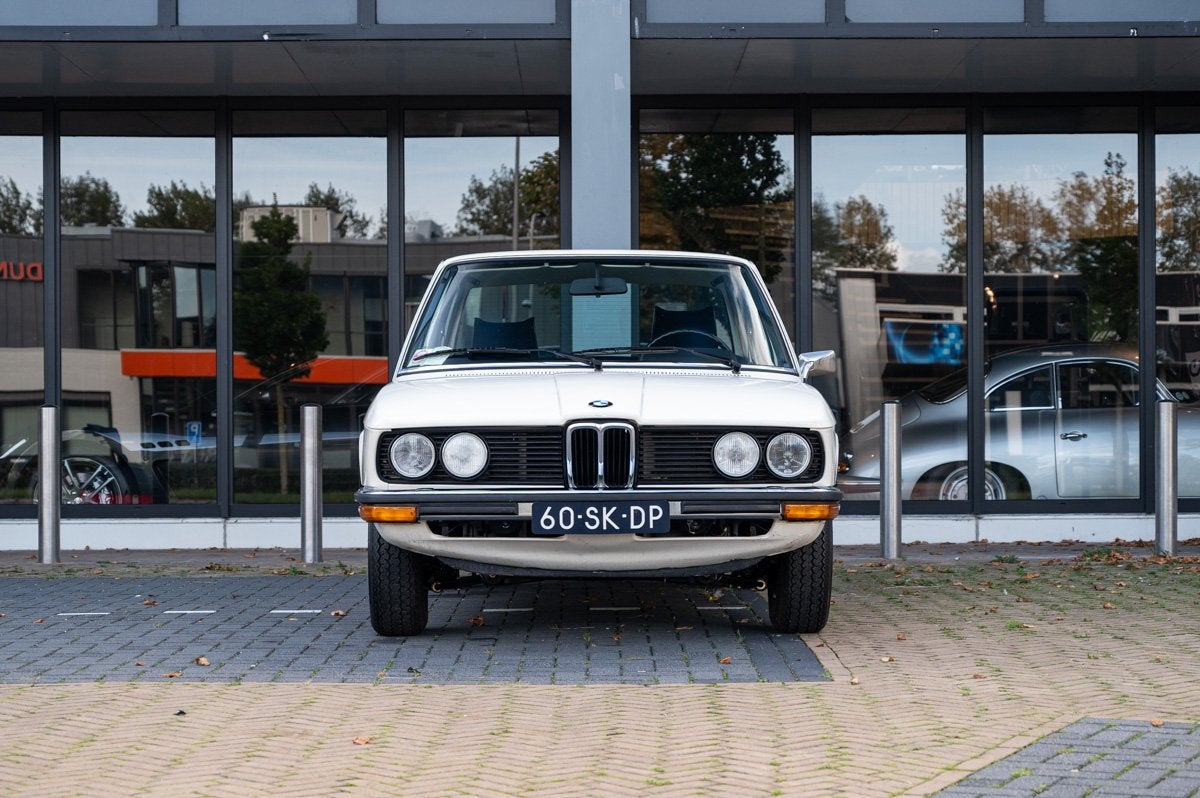 BMW 5 Serie 520 (E12) (bj 1978), Auto's, Stof, Gebruikt, Bedrijf, Handgeschakeld