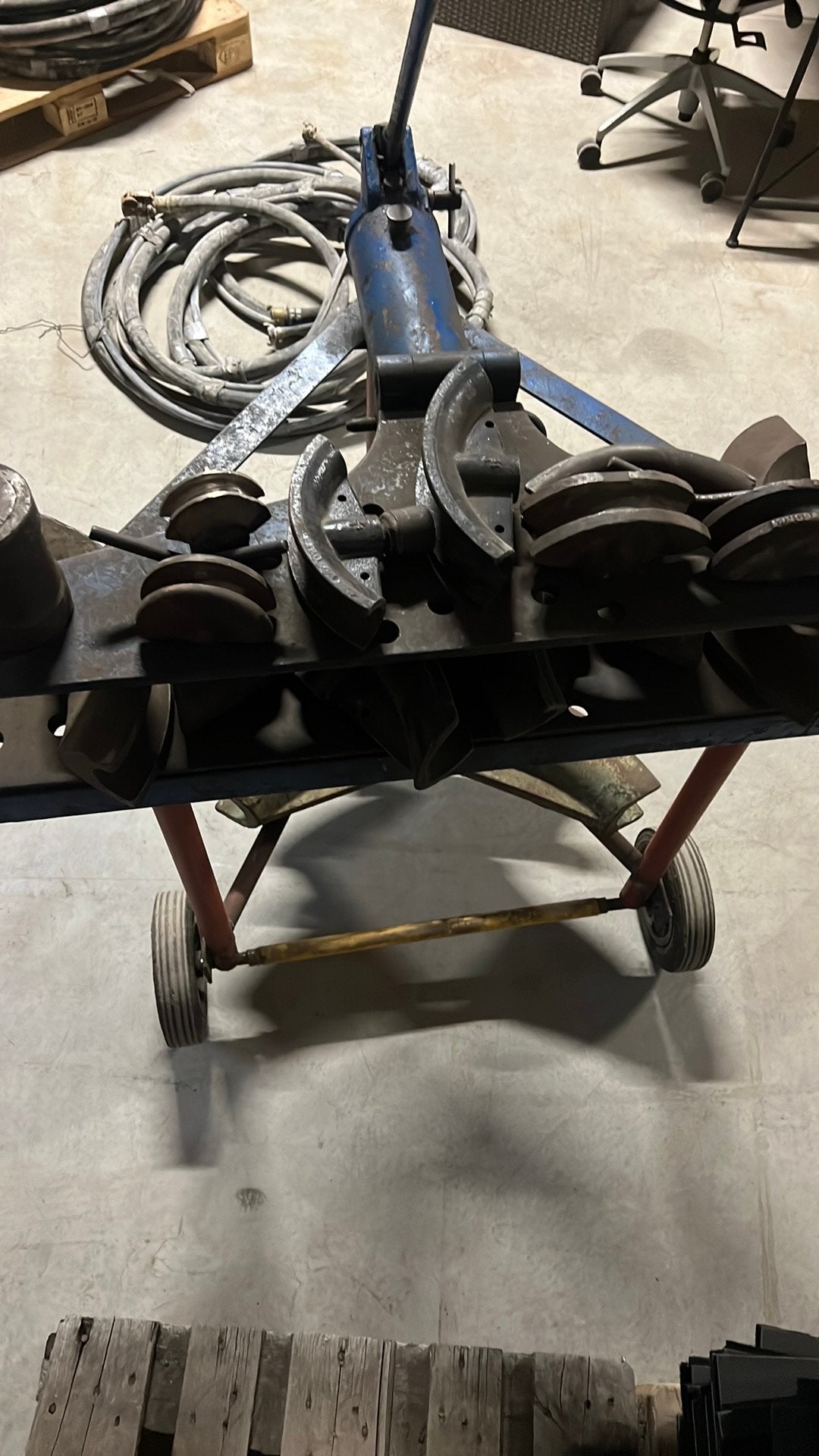 Hydraulische buigmachine, Ophalen