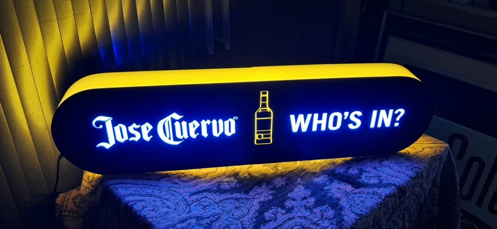 Lichtbak, lichtreclame, tequila van Jose Cuervo, Who's In?, Verzamelen, ., Lichtbak of (neon) lamp, Ophalen of Verzenden, Zo goed als nieuw