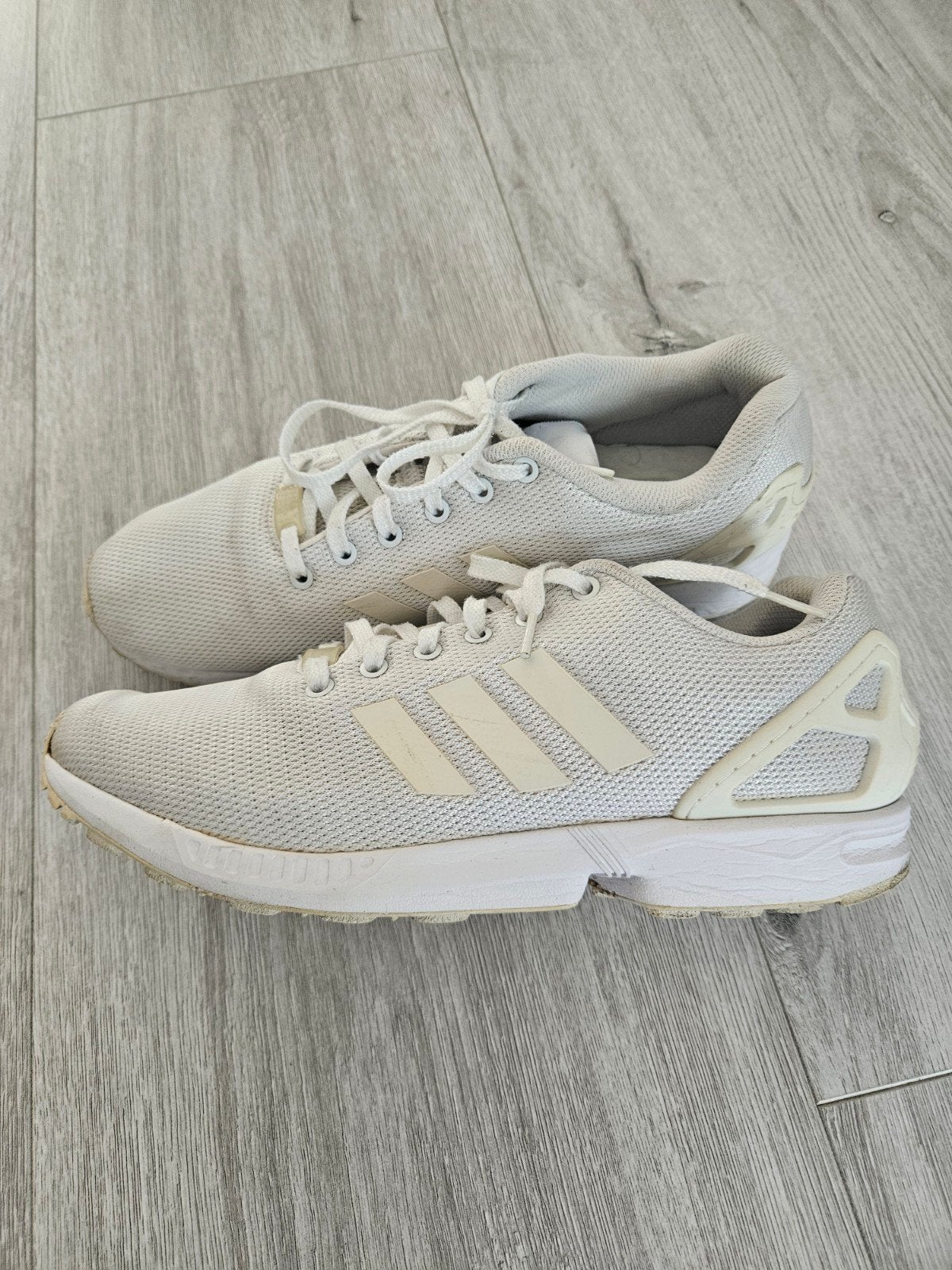 Adidas herensneaker wit mt 46, Kleding | Heren, Schoenen, Wit, Boots, Ophalen of Verzenden, Zo goed als nieuw