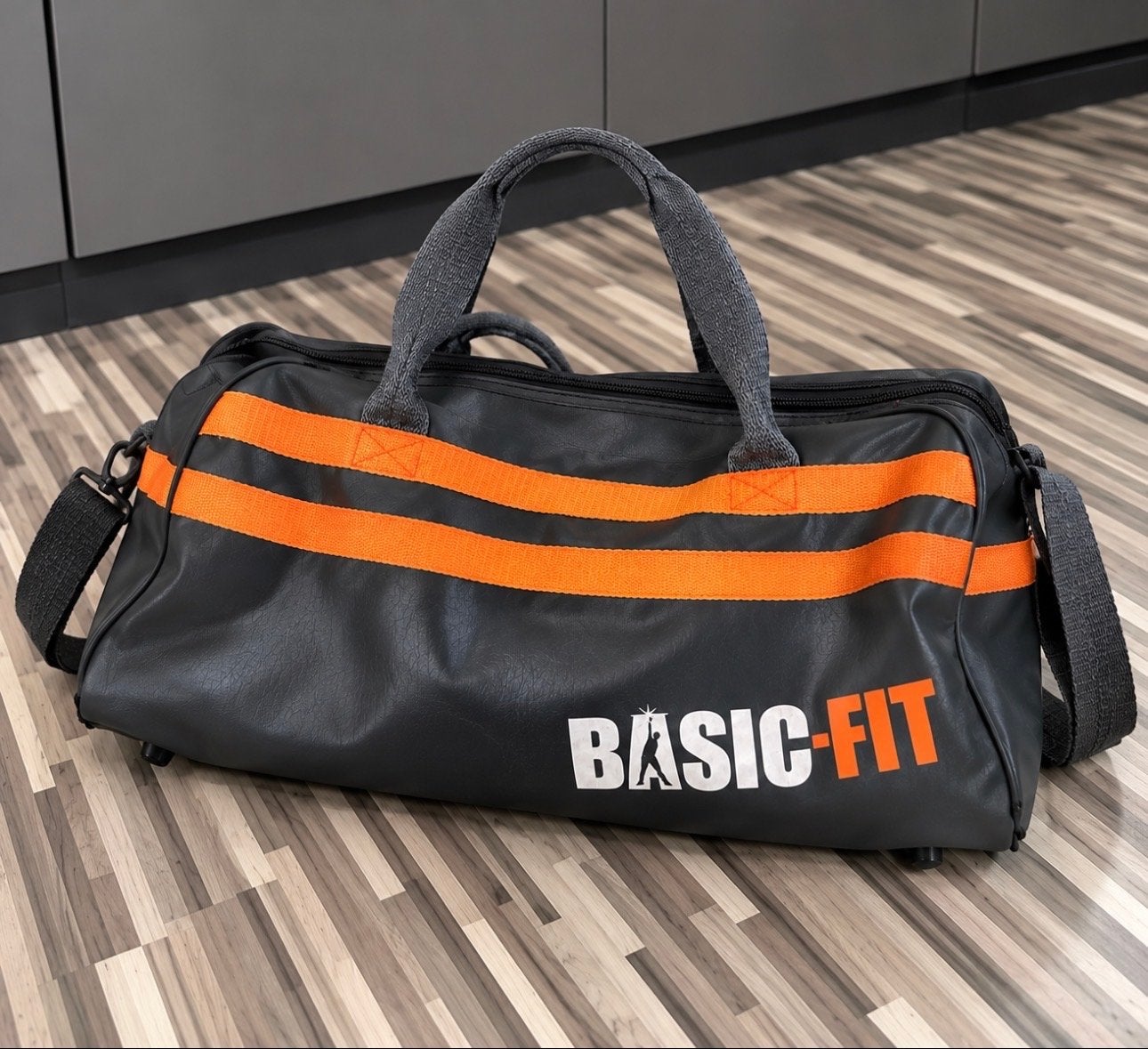 Basic-Fit sporttas - Zwart met oranje strepen, Ophalen of Verzenden, Gebruikt, Unisex volwassen