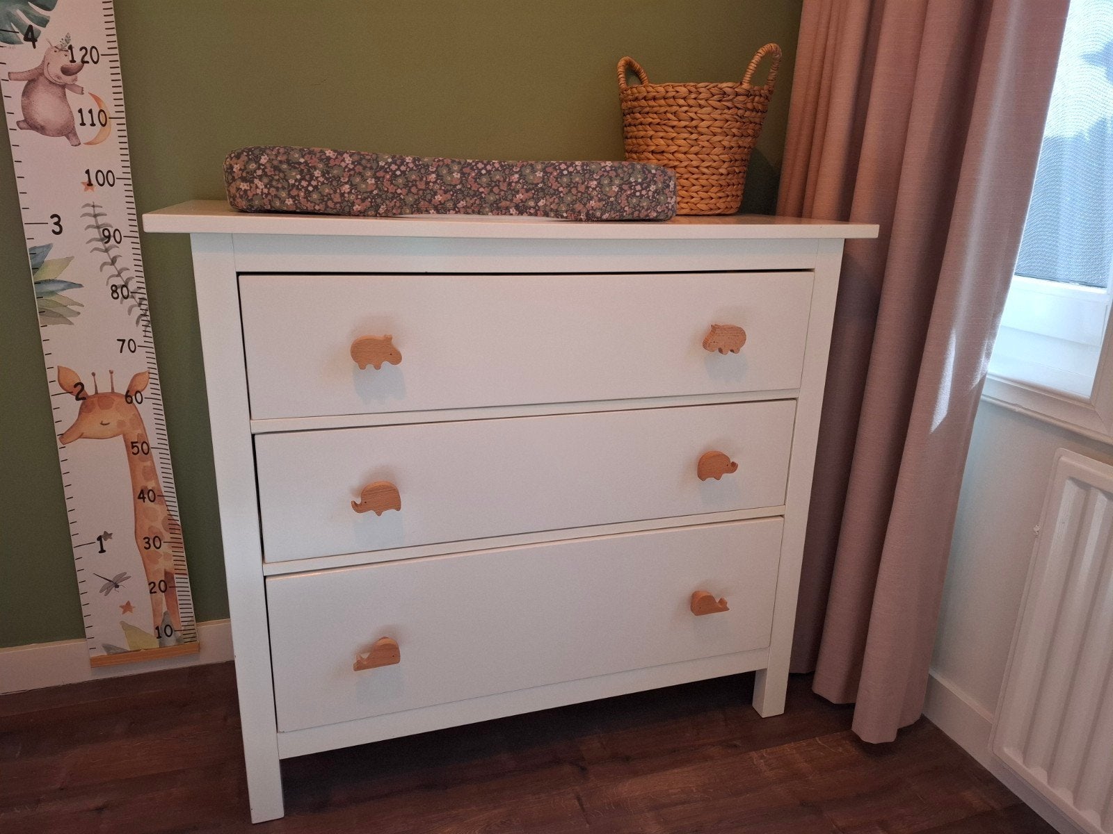 Witte commode met drie lades, Kinderen en Baby's, Kinderkamer | Complete kinderkamers, Ophalen, Gebruikt, Jongetje of Meisje