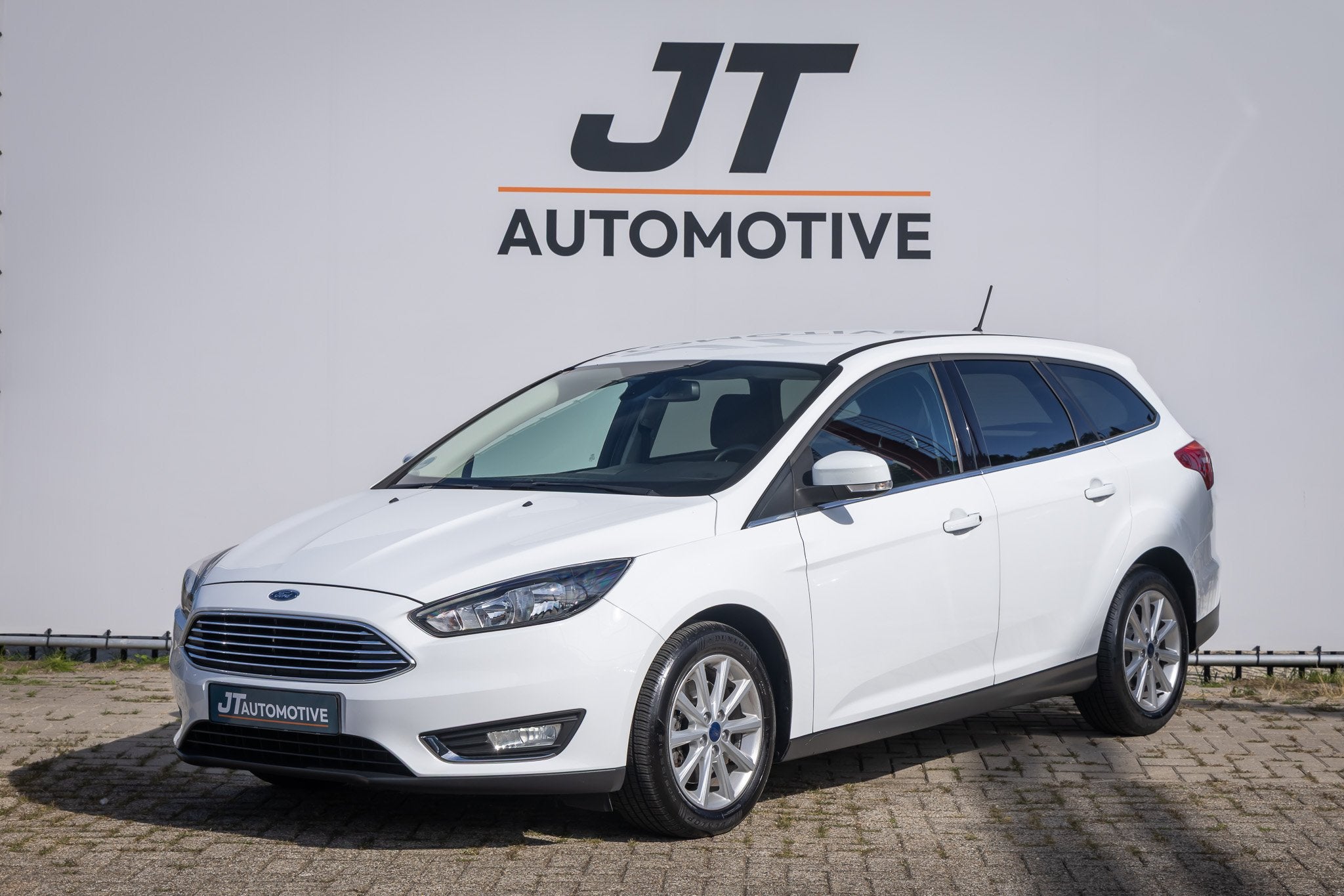 Ford Focus 1.5 Titanium NlAuto Trekhaak | Stoelverwarming |, Euro 6, 4 cilinders, Wit, Origineel Nederlands