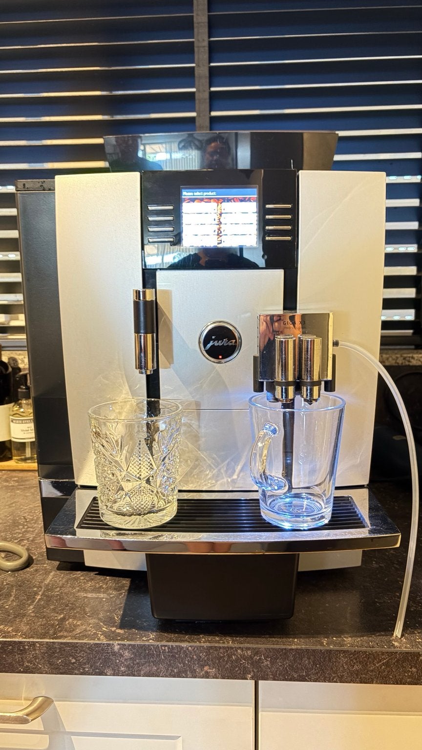 Jura GIGA X3 Professional Koffiemachine - Zo goed als nieuw, Witgoed en Apparatuur, Koffiezetapparaten, Ophalen, Afneembaar waterreservoir