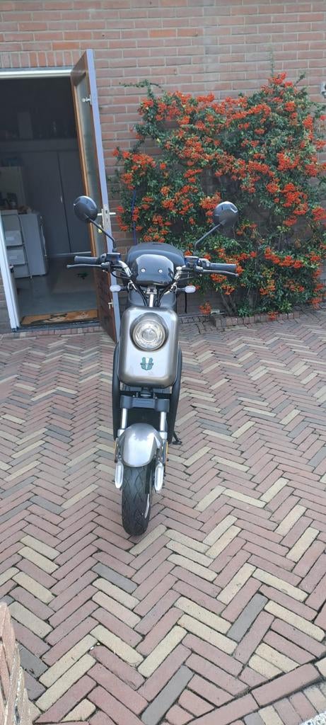 Mooie GTS elektrische 25 km scooter, Fietsen en Brommers, Ophalen, Zo goed als nieuw, Overige typen, Overige merken