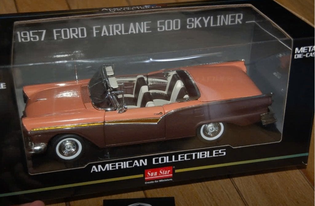 1:18 FORD FAIRLANE SKYLINER 1957 SUN STAR WRH, Verzenden, Zo goed als nieuw, Auto, Sun Star