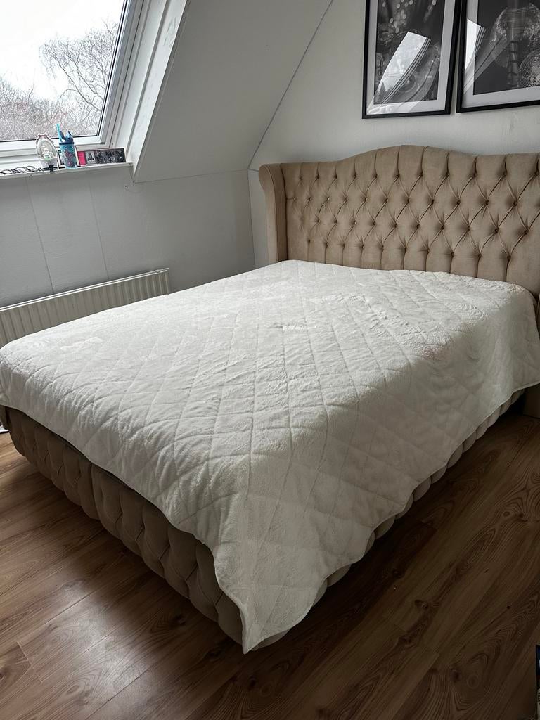 Beige boxspring bed (180x200) met opbergruimte en matras, Beige, Tweepersoons, Ophalen of Verzenden, Zo goed als nieuw