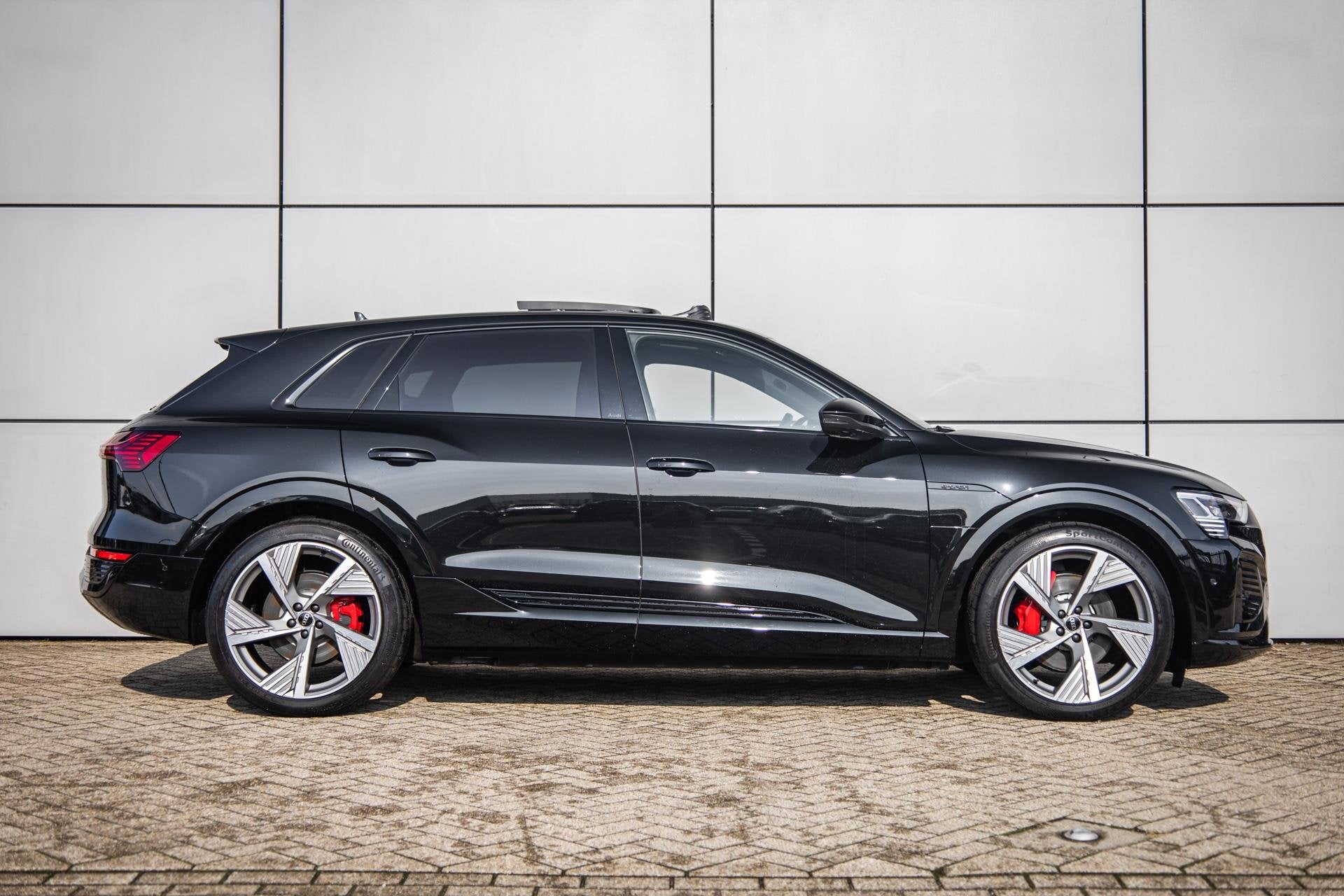 Audi Q8 e-tron 55 408pk quattro S Edition 115 kWh | Panorama, Auto's, Automaat, Zwart, Leder, Vierwielaandrijving