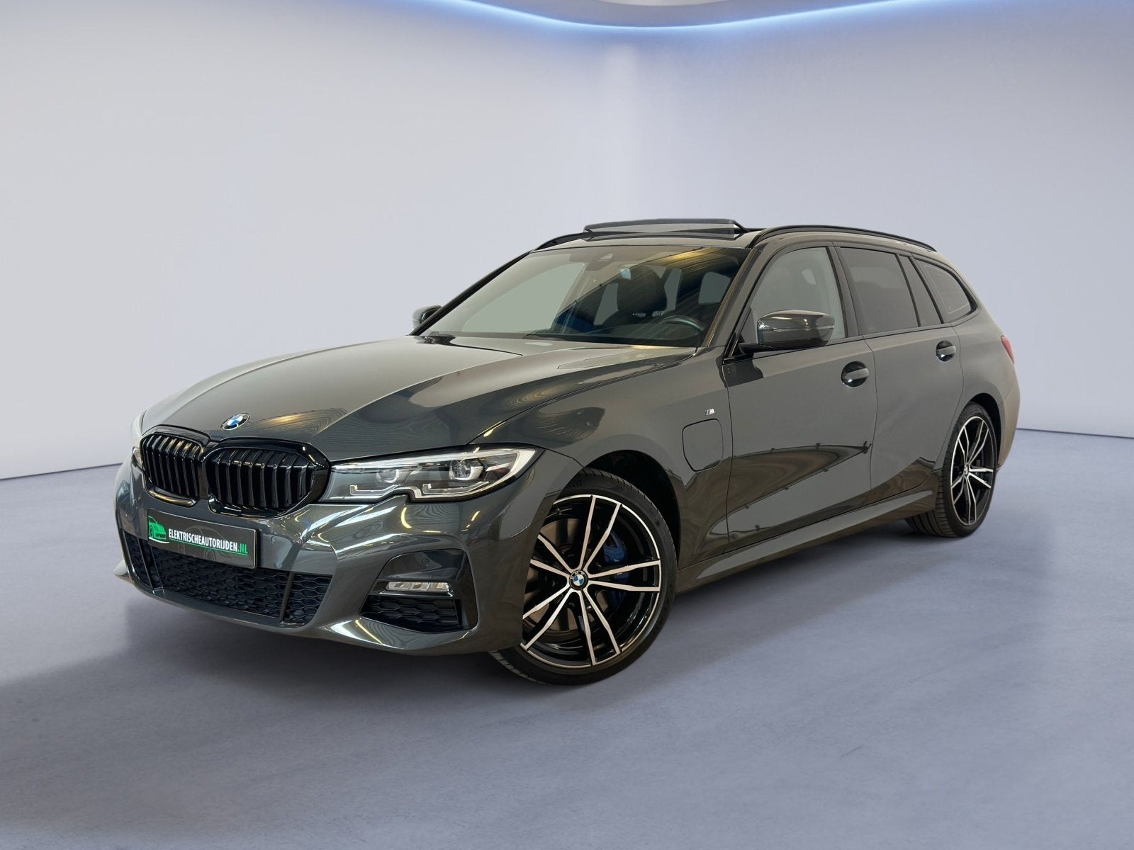 BMW 3-serie Touring 330e Business Edition Plus|PANO|M-PAKKET, Automaat, Achterwielaandrijving, Gebruikt, 4 cilinders