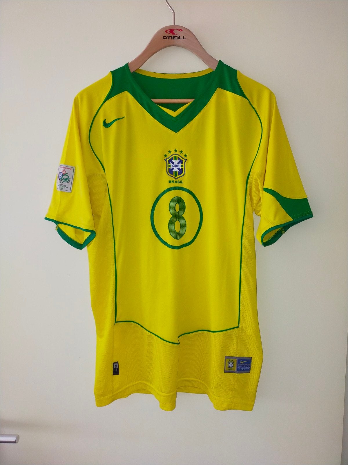 Kaka Brazilië Thuisshirt Maat L - WK 2006, Sport en Fitness, Voetbal, Maat L, Ophalen, Zo goed als nieuw, Shirt