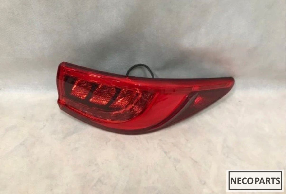 INFINITI Q30 QX3O LED ACHTERLICHT ORIGINEEL ALLES LEVERBAAR!, Gebruikt, -, -, Ophalen of Verzenden