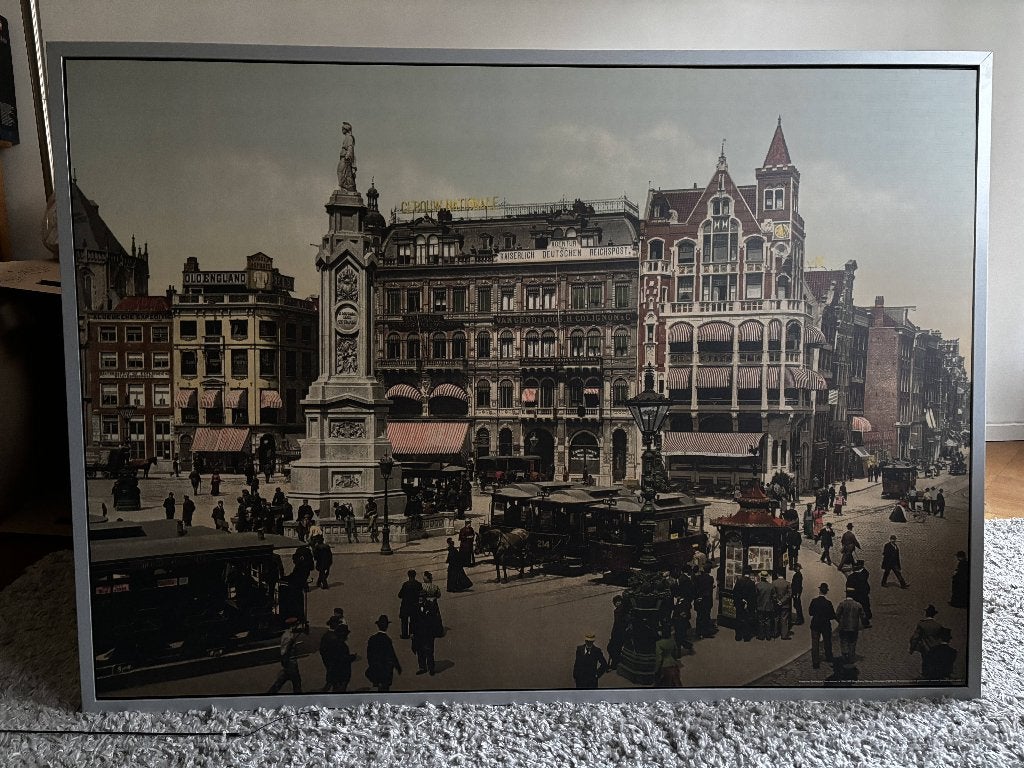 IKEA MYRARP ingelijste foto (140x100cm) Amsterdam Dam 1900, Huis en Inrichting, Woonaccessoires | Schilderijen, Tekeningen en Foto's