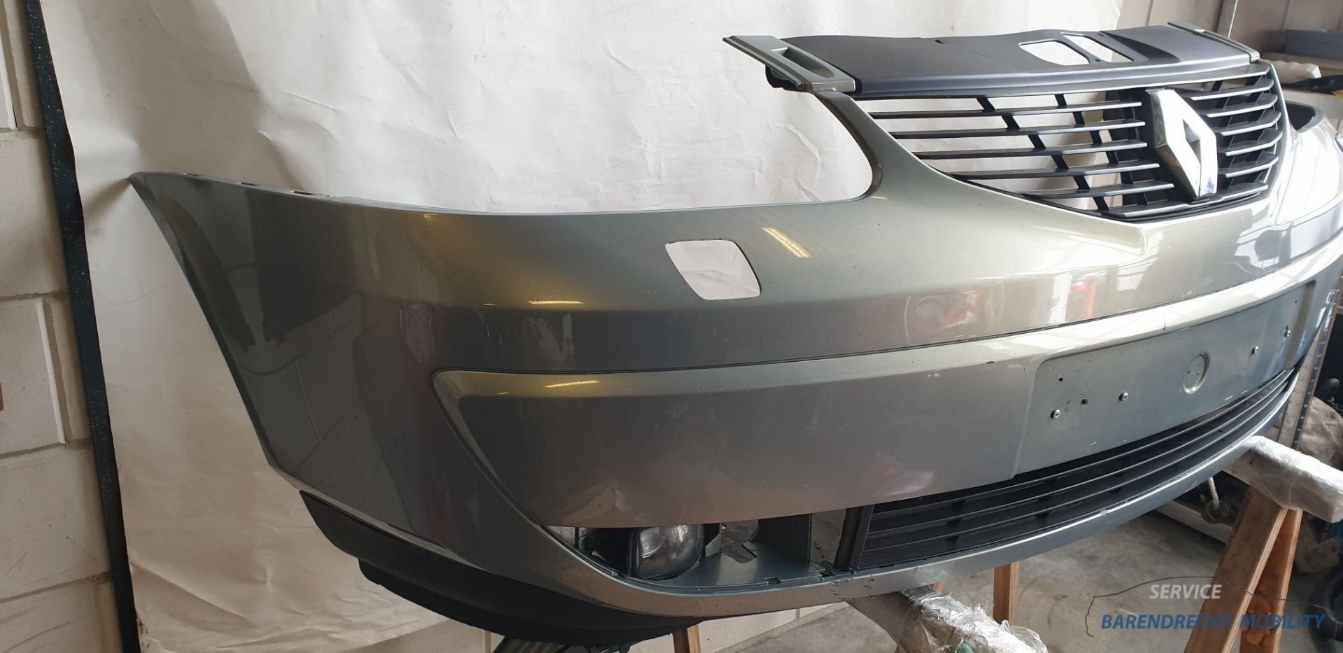 Voorbumper met radiator grille Avantime Renault 211 Steppe 6, Renault Group, Gebruikt, Contact.group@renault.com, Ophalen of Verzenden