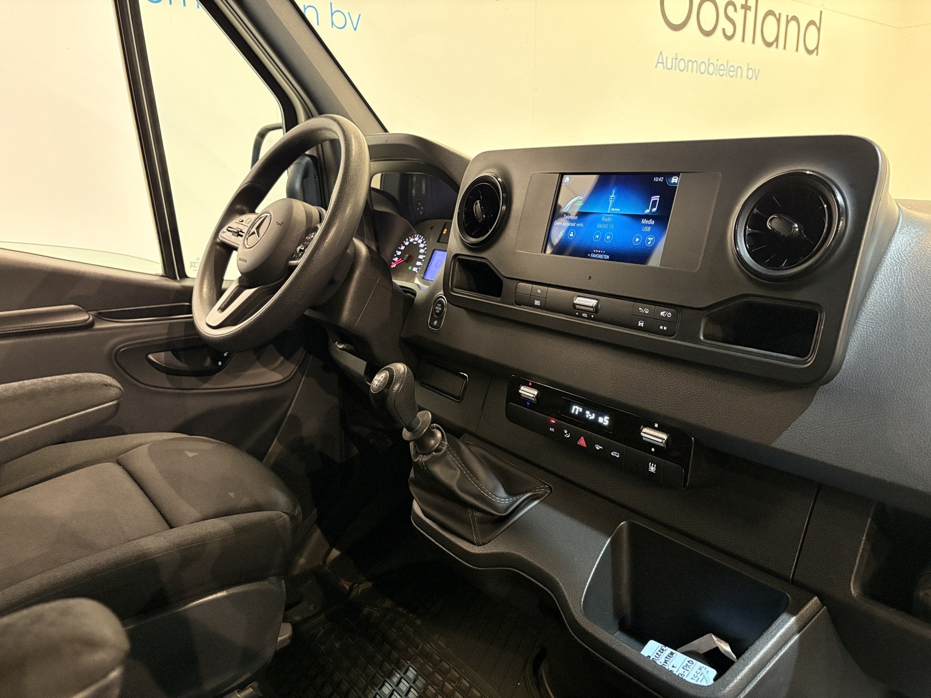 Mercedes-Benz Sprinter 317 1.9 CDI L2 RWD DC Open Laadbak me, Gebruikt, 4 cilinders, Wit, Bedrijf