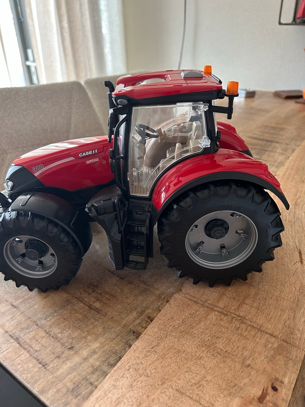 Bruder Case IH Optum 300 CVX tractor met aanhangers, Ophalen, Zo goed als nieuw