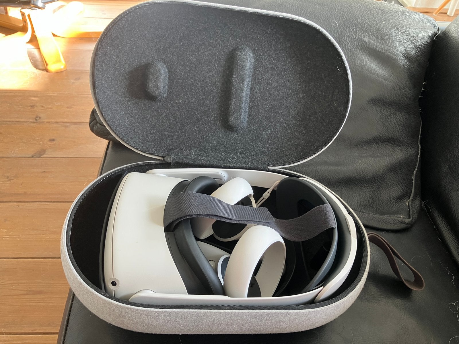Meta quest 2 met draagtas en comfortabele draagband, Ophalen of Verzenden, Zo goed als nieuw, VR-bril, Overige platformen