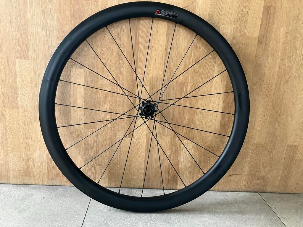 28" Carbon Tubeless Ready Achterwiel 1x42mm en 1x50mm hoogte, Ophalen, Zo goed als nieuw, Wiel, Carbon