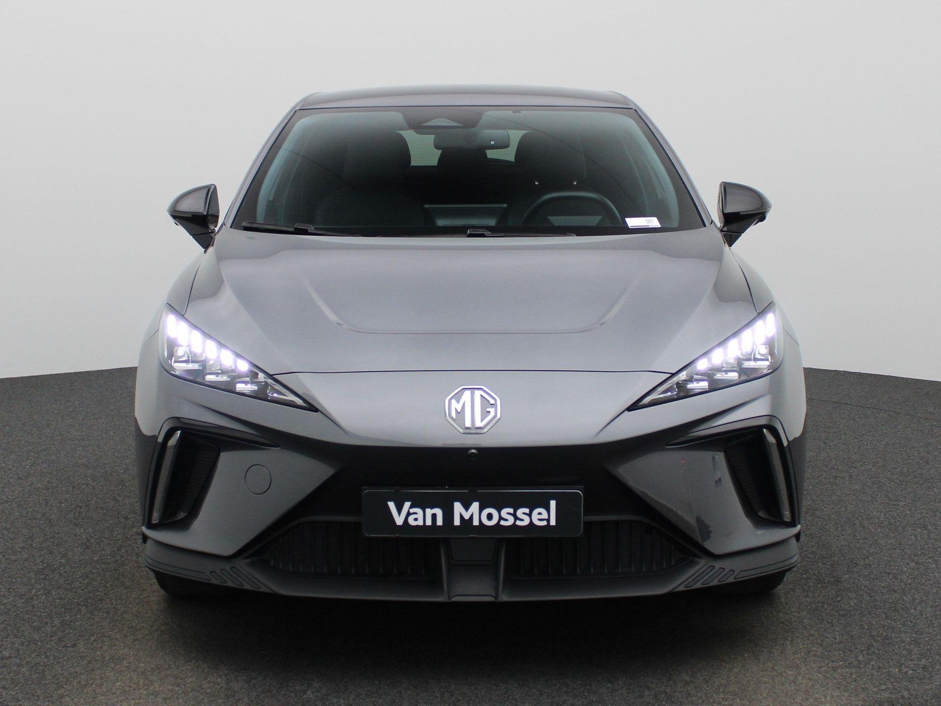 MG 4 Luxury 64 kWh, Auto's, MG, 12 maanden, Gebruikt, Automatische klimaatregeling, Origineel Nederlands