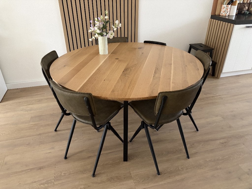 Eiken tafel of tafelblad rond, 150cm, verjongd, Ophalen, 150 tot 200 cm, Zo goed als nieuw, Vijf personen of meer