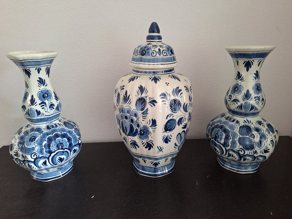 Delftsblauwe vazen, Ophalen