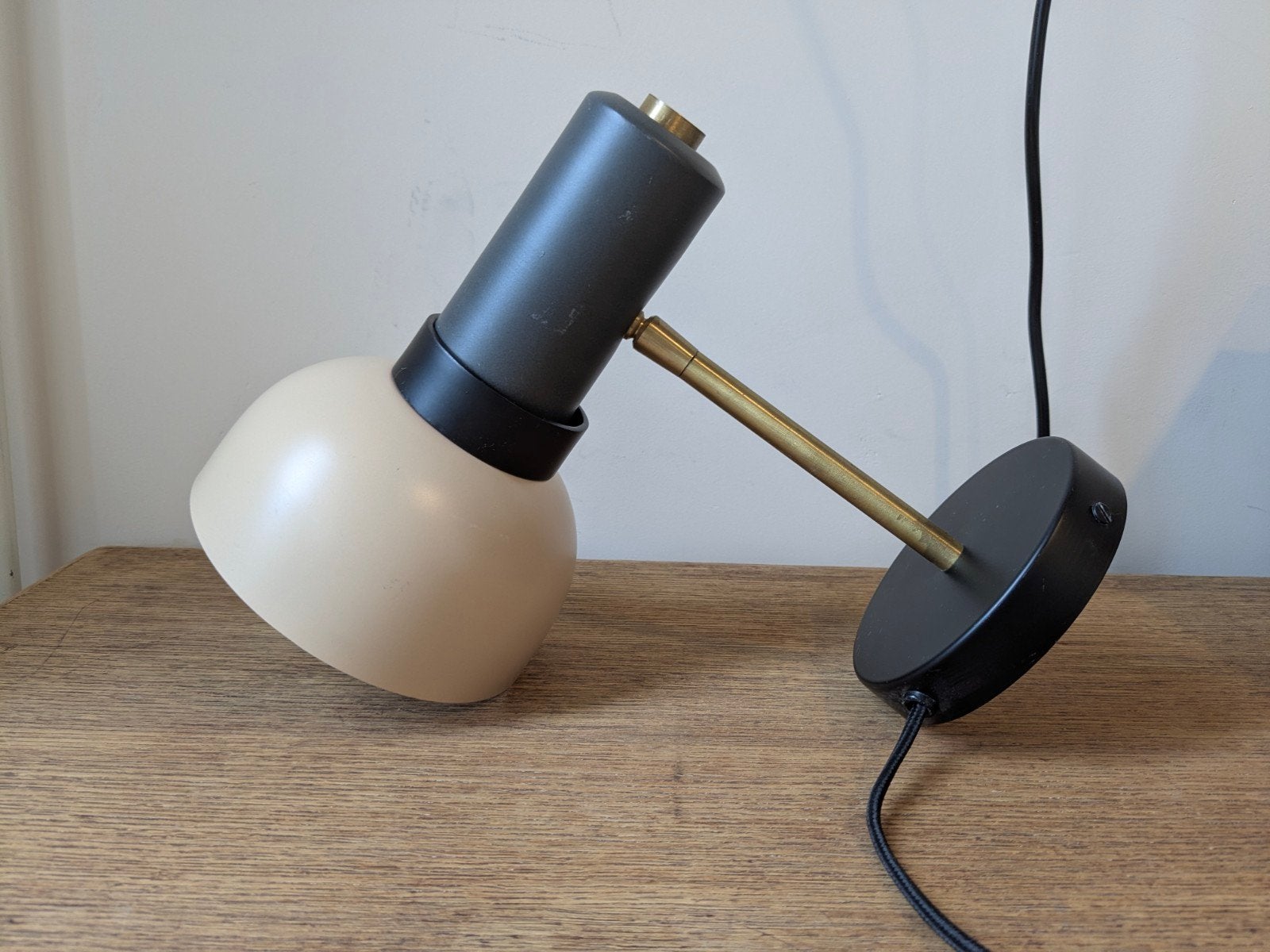 Zuiver wandlamp, Ophalen