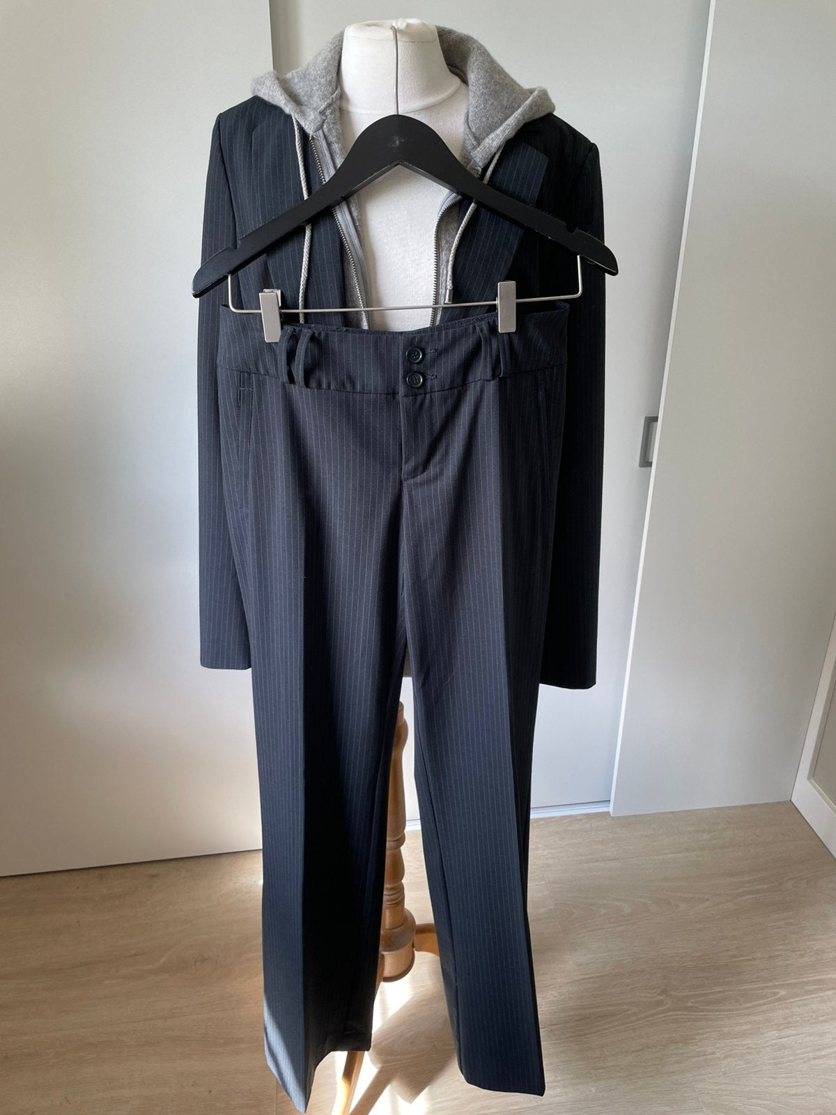 Veelzijdig pak Esprit blazer afneembare hoody broek zie 👇, Kleding | Dames, Jasjes, Kostuums en Pakken, Zo goed als nieuw, Maat 38/40 (M)