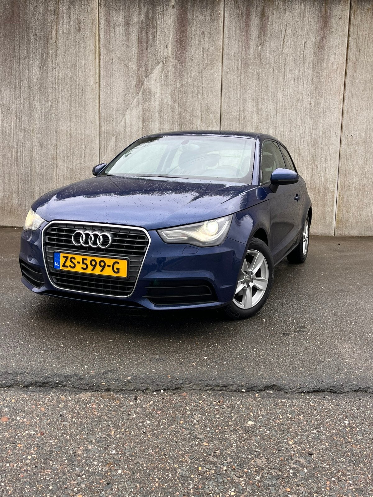Audi A1 1.2 Tfsi 63KW 2013 Blauw, Auto's, Voorwielaandrijving, Euro 5, Stof, Zwart