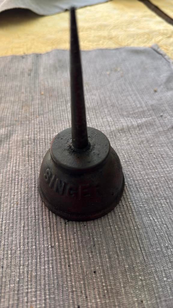 Antiek naaimachine spuitje , singer, 10 euro, Tuin en Terras, Parasols, Ophalen of Verzenden, Zo goed als nieuw, Minder dan 1 meter