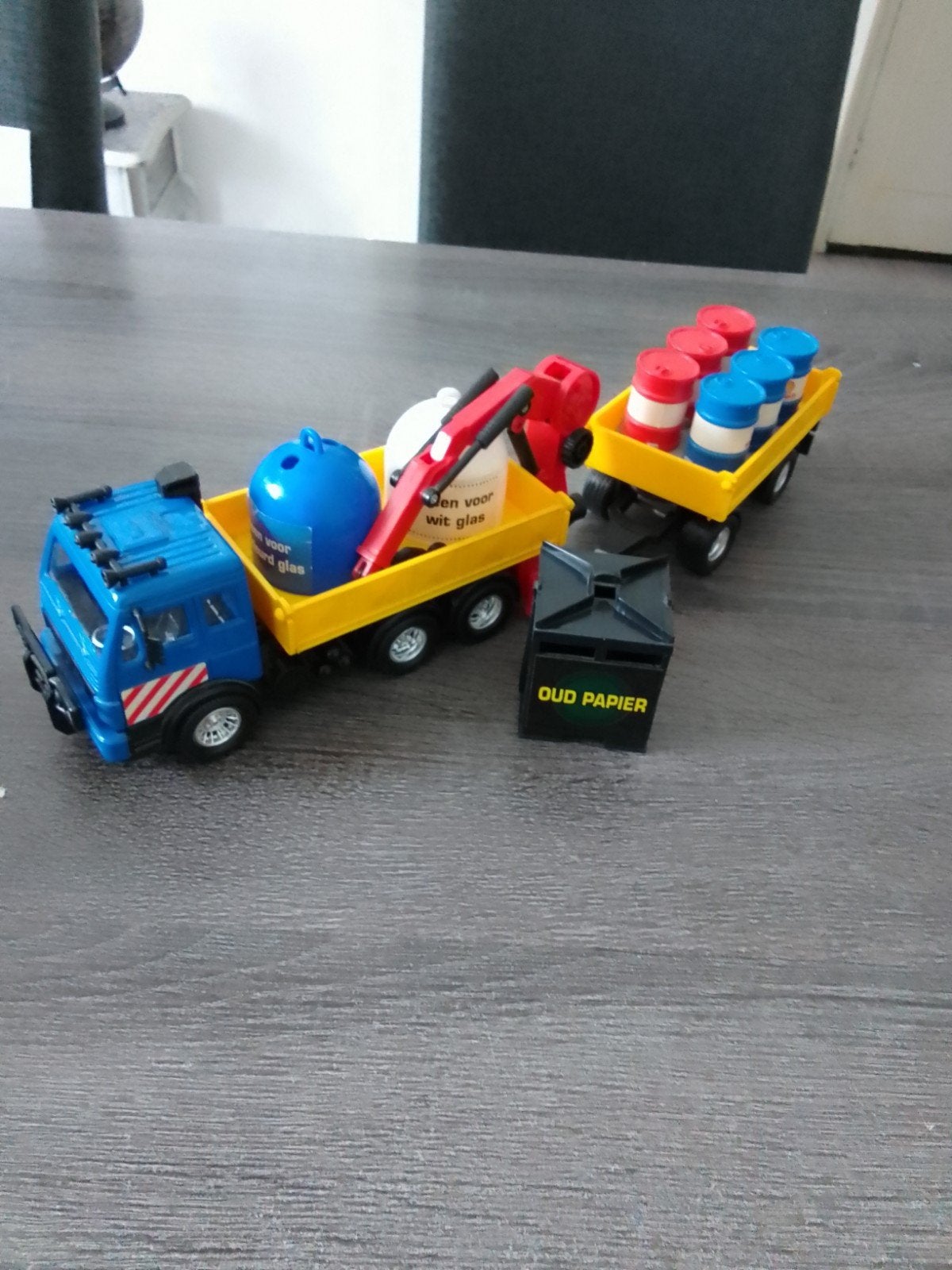 Speelgoed vrachtwagen met aanhanger en containers, Ophalen, Gebruikt