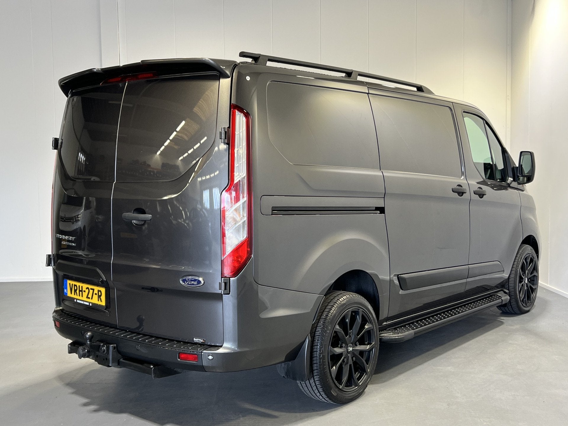 Ford Transit Custom 280 2.0 TDCI L1H1 Limited Trekhaak | Cru, Voorwielaandrijving, 4 cilinders, 1961 kg, Bedrijf