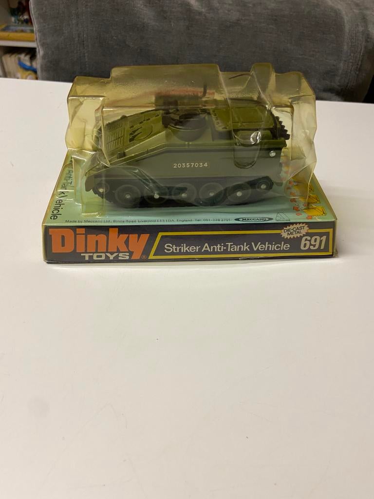 Dinky militair striker 691, Ophalen of Verzenden, Zo goed als nieuw, Auto, Dinky Toys