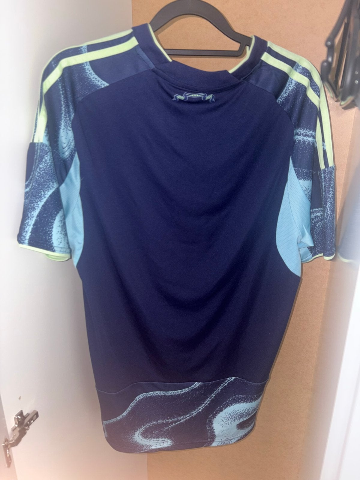Ajax tenue - Uitshirt 2025/2026, Ophalen of Verzenden, Zo goed als nieuw, Voetbal, Maat 48/50 (M)