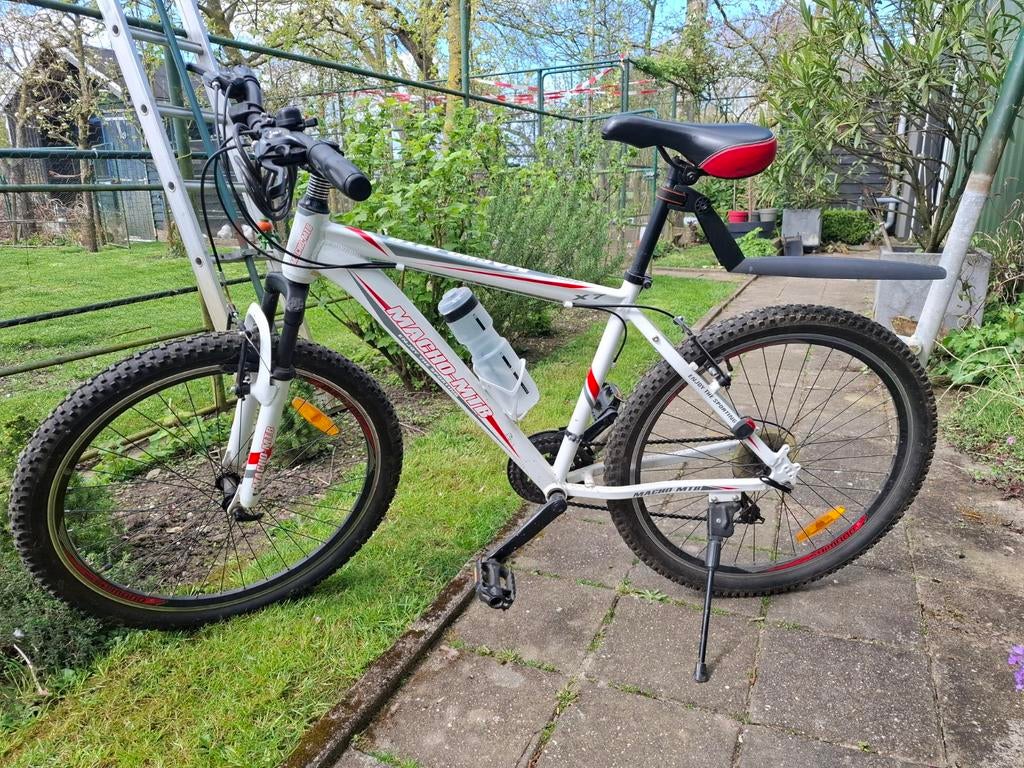 Mountainbike Macho-Mtb 26 inch - Wit/Rood, Hardtail, Heren, Zo goed als nieuw, Schijfrem