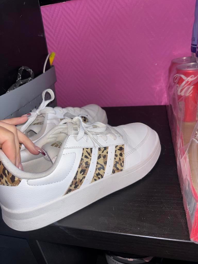 Adidas sneakers met luipaardprint, Ophalen of Verzenden, Zo goed als nieuw