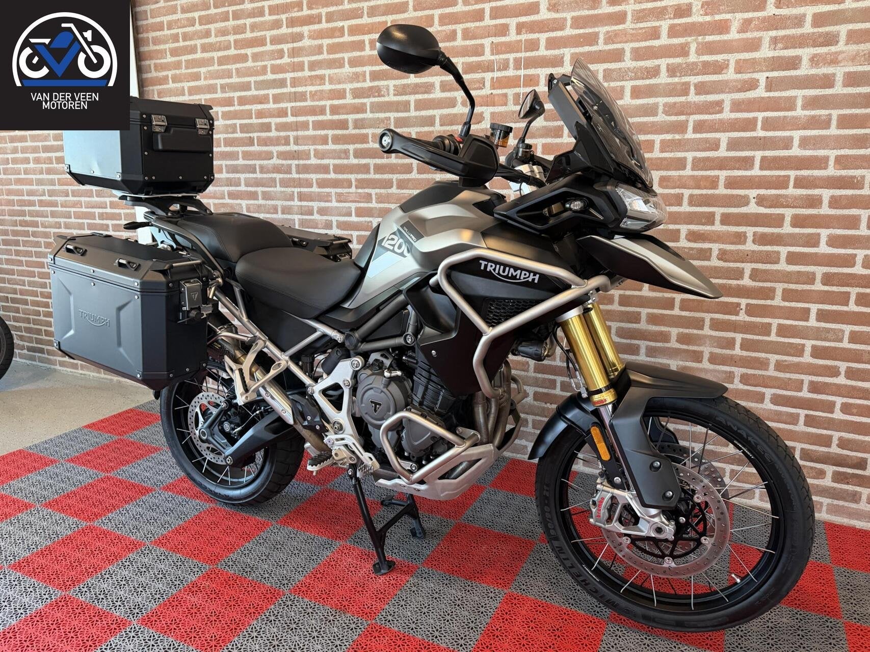 Triumph Tiger 1200 Rally Pro, nieuwstaat, unieke kleur!, Bedrijf, Meer dan 35 kW, Toermotor, Handvatverwarming