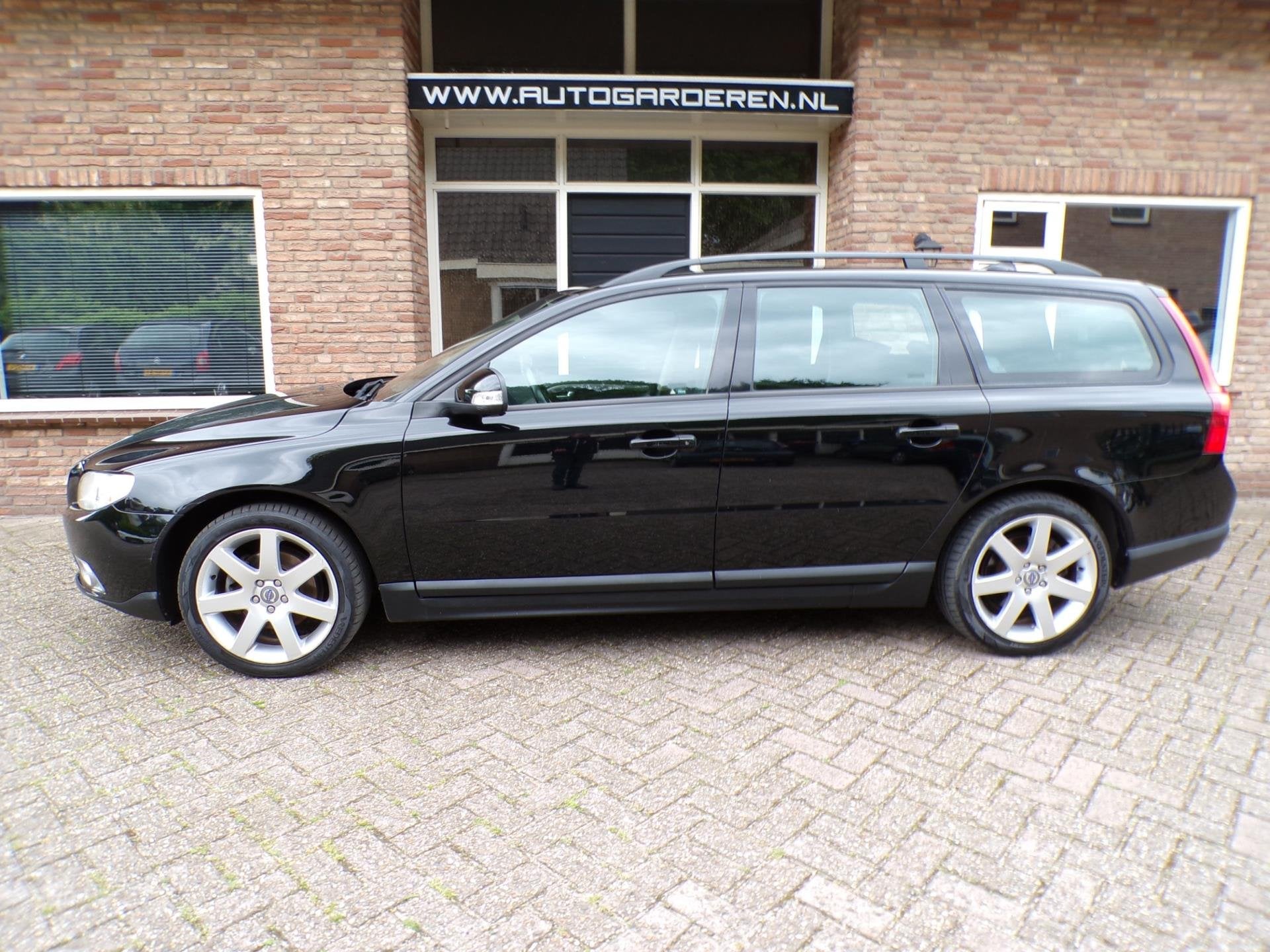 Volvo V70 2.0 Kinetic, Auto's, Dealer onderhouden, Gebruikt, Zwart, Leder en Stof