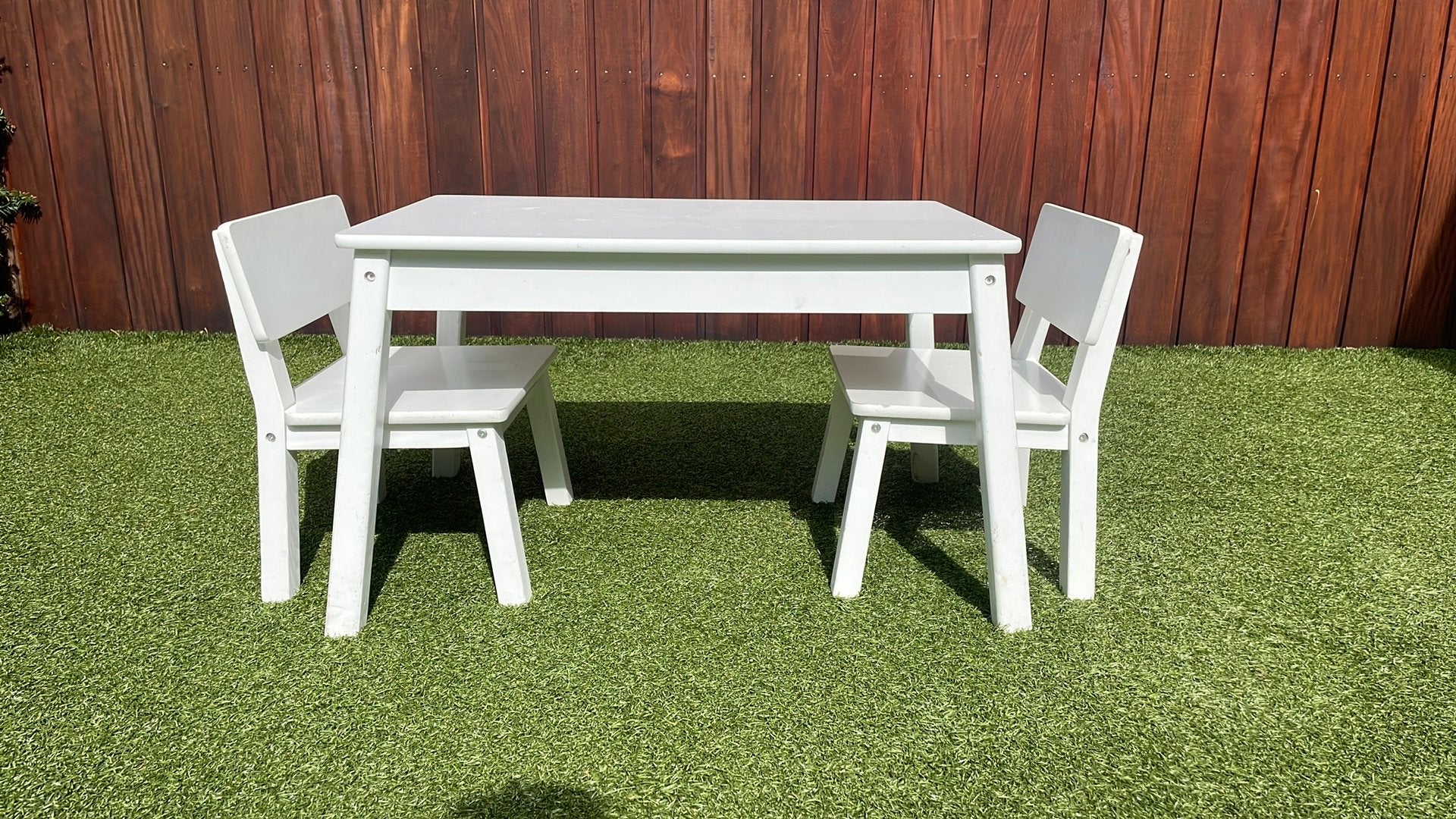 Wit kinder tafeltje met 2 stoeltjes, Ophalen, Gebruikt, Hout