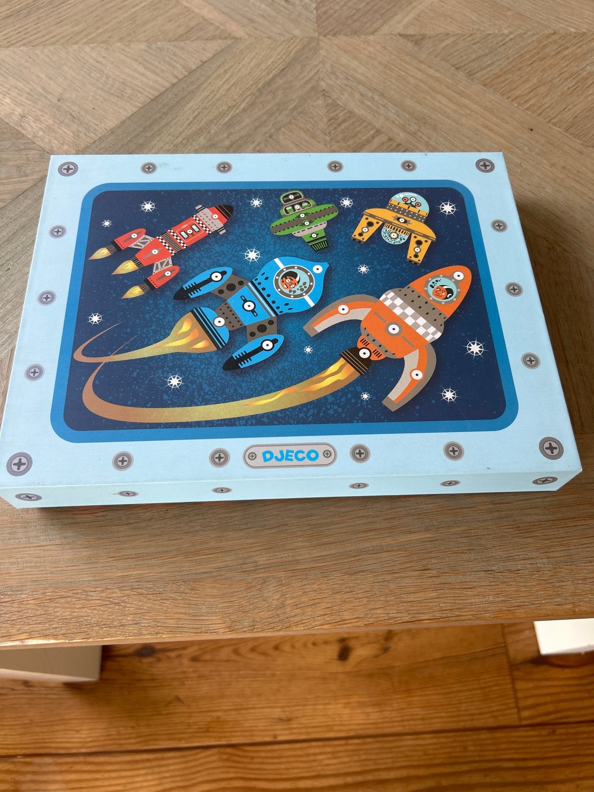 Djeco hamer en spijker spel ruimtevaartuigen, Kinderen en Baby's, Speelgoed | Babyspeelgoed, Zo goed als nieuw, Overige typen