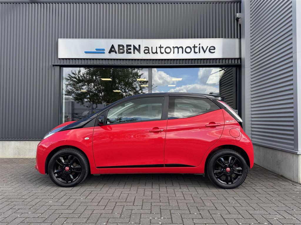 Toyota Aygo 1.0 vvt-i 72PK X-Play Bi-Tone 5-deurs(CAMERA|AIR, Auto's, Toyota, Gebruikt, 4 stoelen, Bedrijf, Handgeschakeld