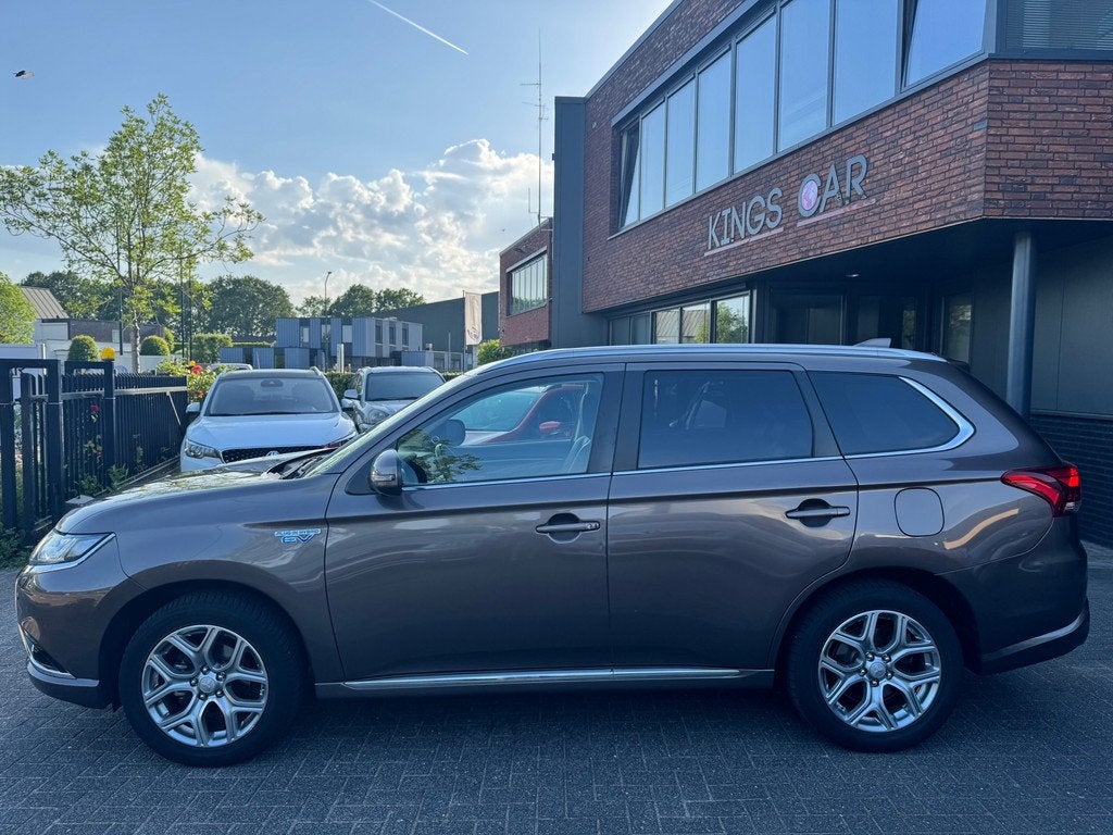 Mitsubishi Outlander 2.0 PHEV Instyle+ XENON 360 CAMERA LEDE, 1998 cc, Euro 6, 4 cilinders, Bruin