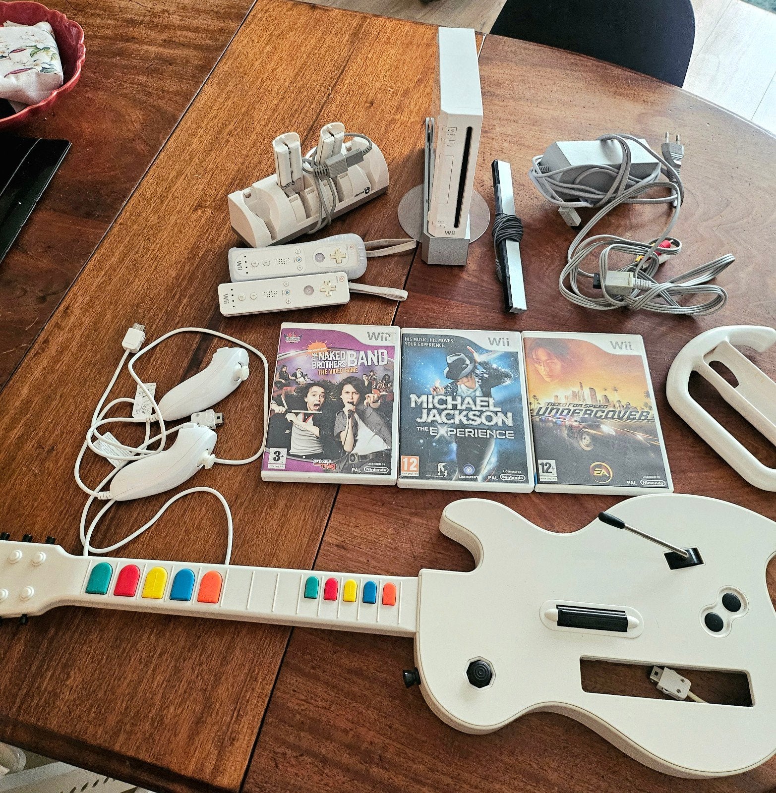 Nintendo Wii met spelletjes., Spelcomputers en Games, Ophalen of Verzenden, Zo goed als nieuw, Met 2 controllers, Met stuurtje