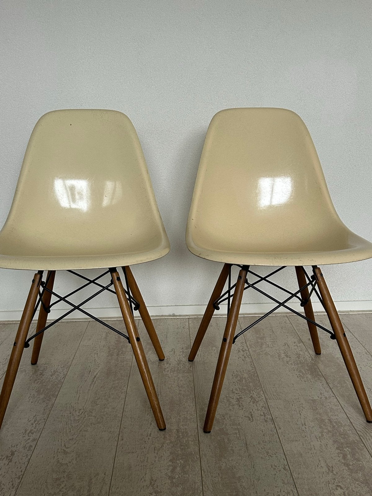Set van 2 Herman Miller Eames DSW stoelen, Ophalen