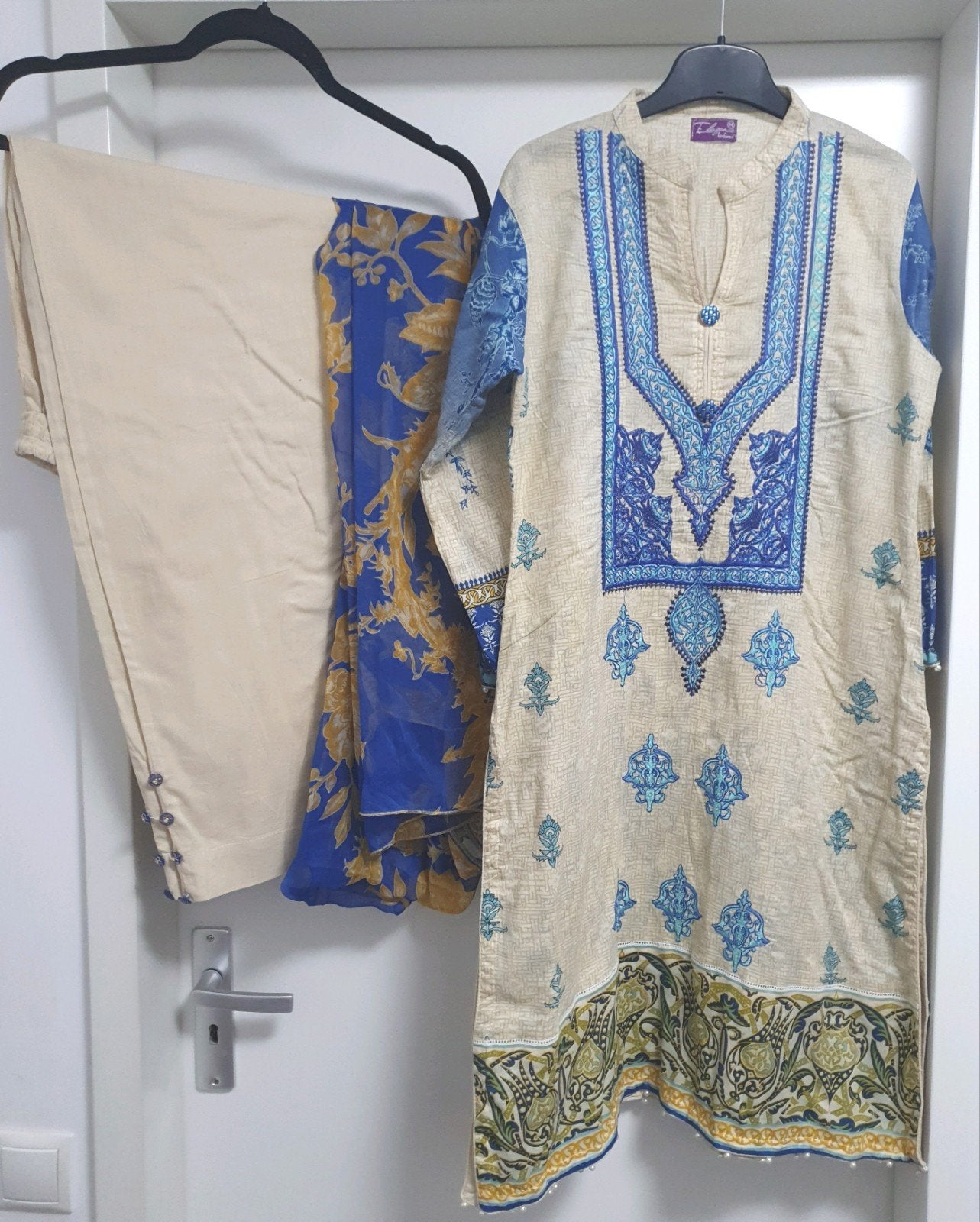 Indiase pak 3 delige kameez broek sjaal maat M beige blauw, Maat 38/40 (M), Beige, Ophalen of Verzenden, Zo goed als nieuw