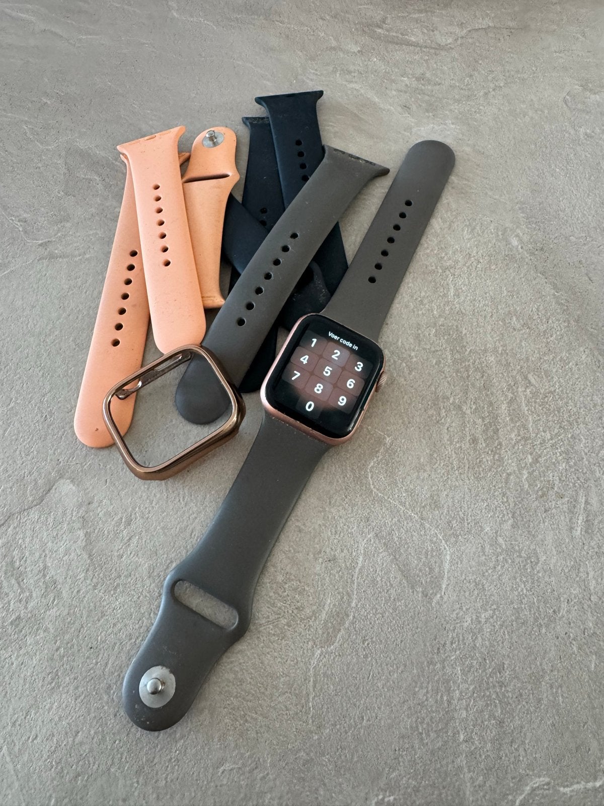 Apple Watch Series 5, 40 mm, extra bandjes en beschermhoesje